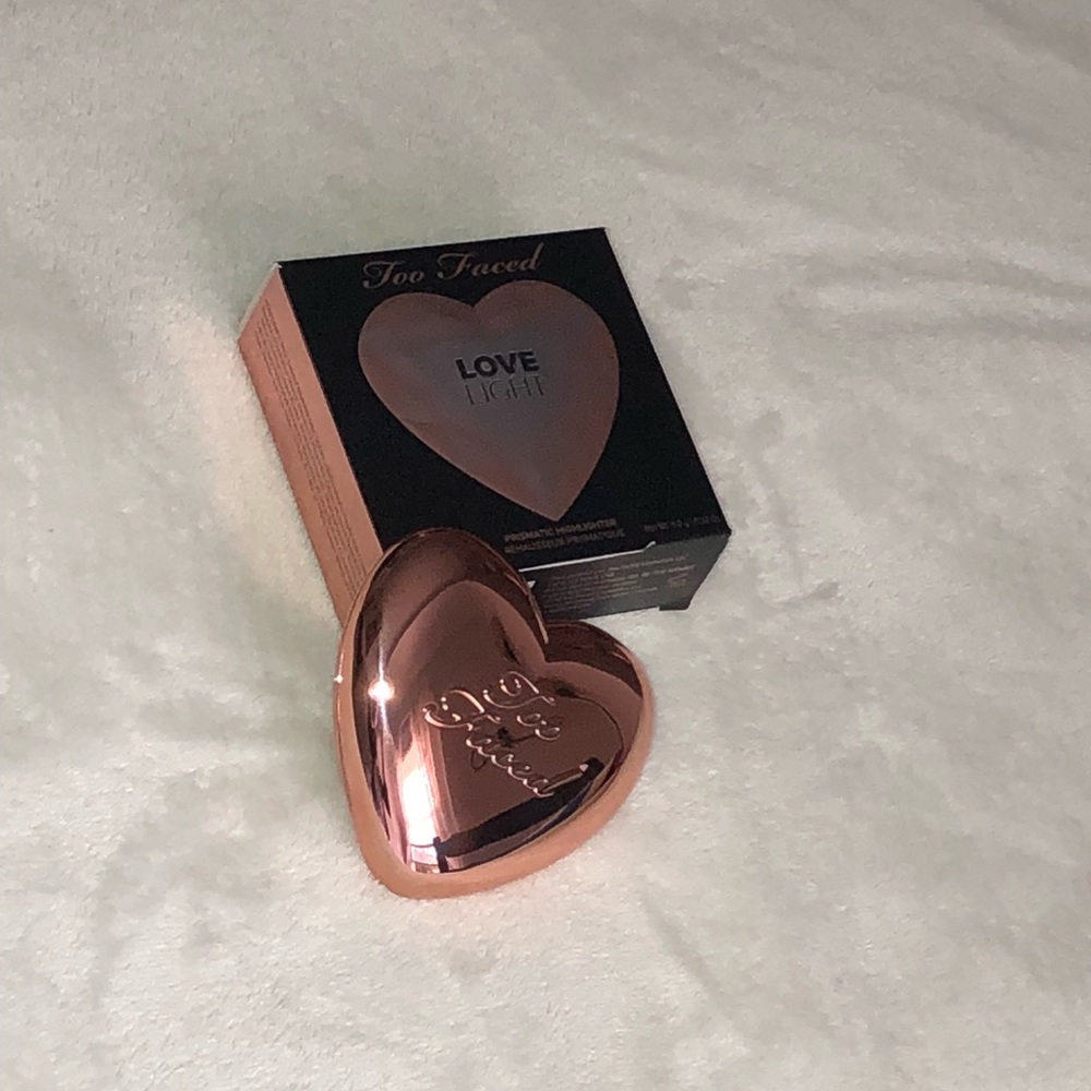 Too Faced Highlighter
